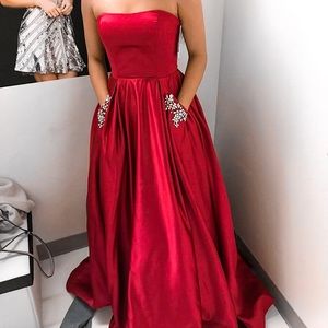 Red Sherri Hill Prom Dress